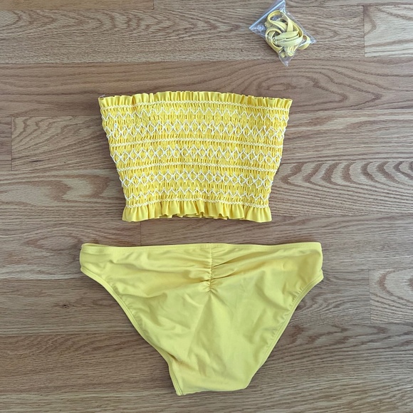 *9* Women's Swim Pieces (4 Tops + 5 Bottoms) - Picture 4 of 12
